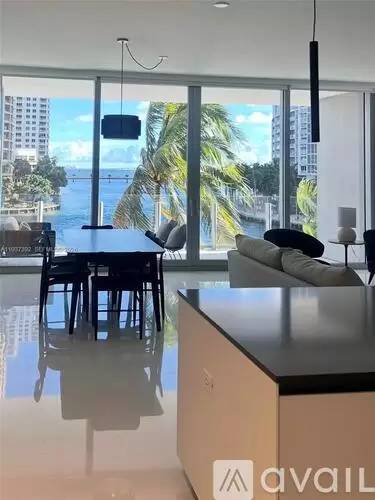 Main picture of 300 Biscayne Boulevard Way