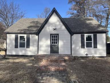 Main picture of 310 Dixon Ave