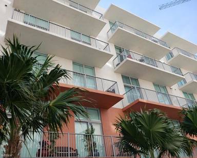 Main picture of 2100 Van Buren St
