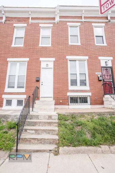 Main picture of 2436 Lauretta Ave