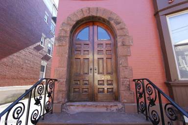 Main picture of 208 Union St