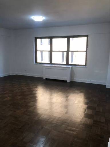 Main picture of 5 W 19th St