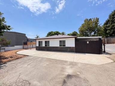 Main picture of 1335 W Vista Way