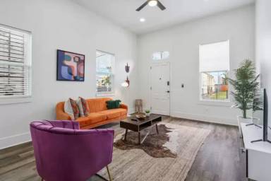 Main picture of 2524 Cleveland Ave