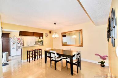 Main picture of 4726 SW 67th Ave