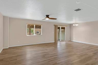Main picture of 4233 Date St