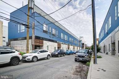 Main picture of 1746 N Hope St