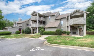 Main picture of 2555 Stockbridge Dr