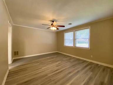 Main picture of 482 Sharon Dr