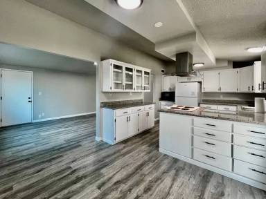 Main picture of 115 Pico Ave