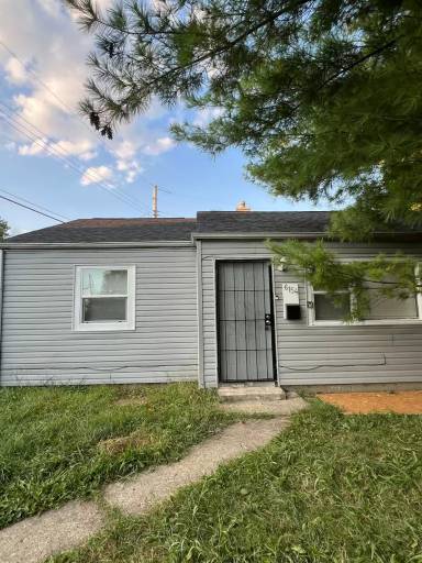 Main picture of 6154 Commodore Dr