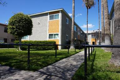 Main picture of 11437-11441 Oxnard St Apartments