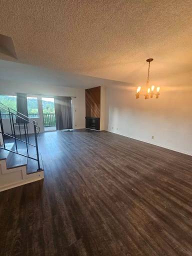 Main picture of 14605 Oak St