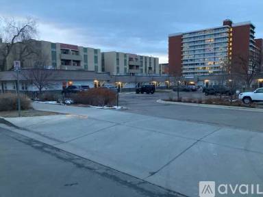 Main picture of 2885 Aurora Ave