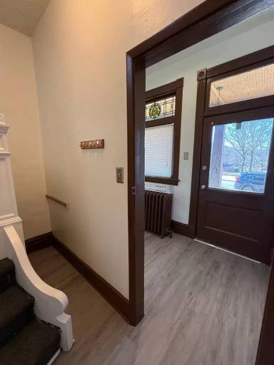 Main picture of 305 Marguerite Avenue