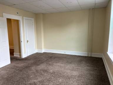 Main picture of 121 N 11th St
