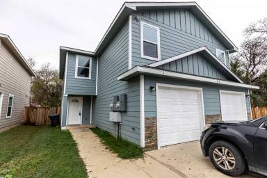 Main picture of 315 Bundy