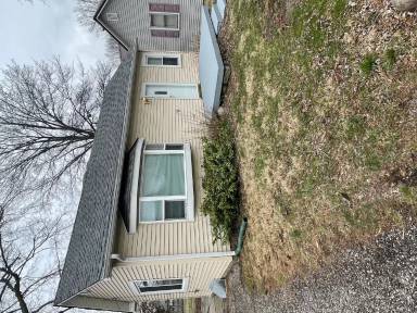 Main picture of 3200 Putnam St