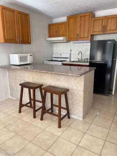 Main picture of 2509 Ala Wai Blvd