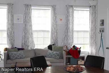 Main picture of 5901 Laurel Bed Ln