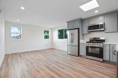 Main picture of 5185 W 20th St