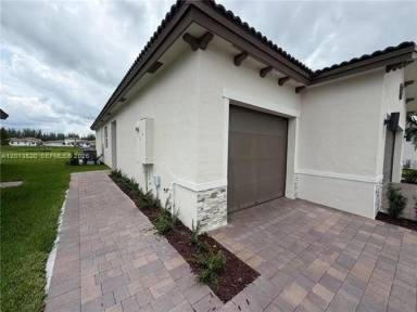 Main picture of 2384 SE 29th Dr
