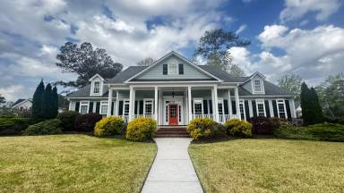 Main picture of 201 Oak Hammock Ct
