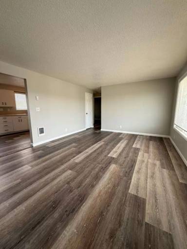 Main picture of 910 18th Ave SE