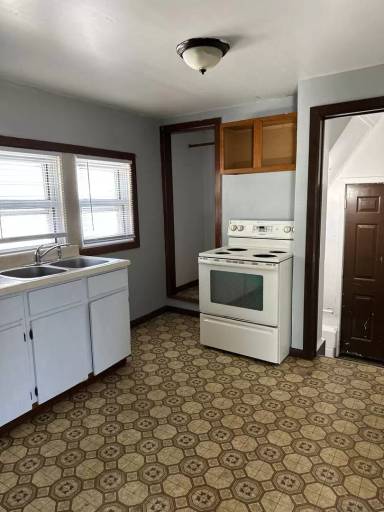 Main picture of 916 Evergreen Ave