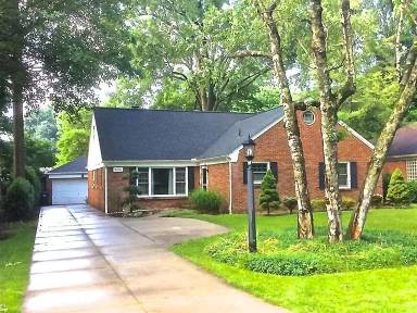 Main picture of 896 Sunnyside Ave