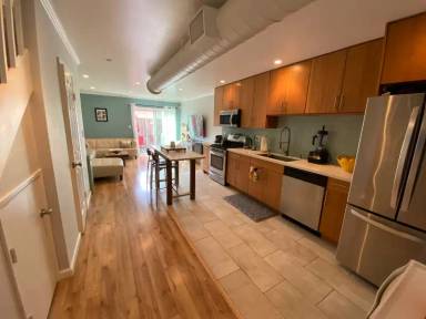 Main picture of 827 Villa Ave