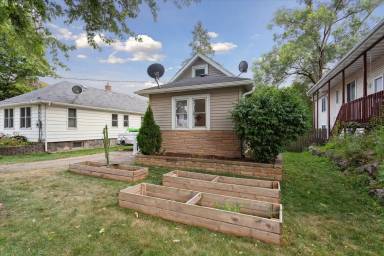 Main picture of 2107 Schlimgen Ave