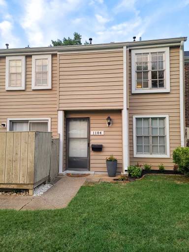 Main picture of 1104 Granville Rd