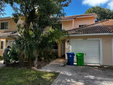 Main picture of 8438 NW 40th Ct