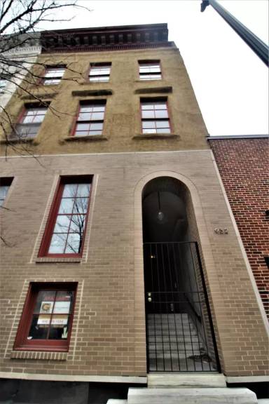 Main picture of 932 N Charles St