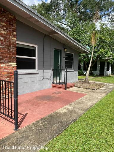 Main picture of 2701 E Pine St