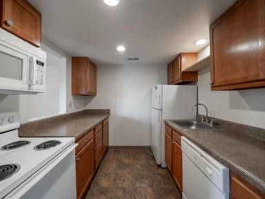 Main picture of 556 S Trenton Ave