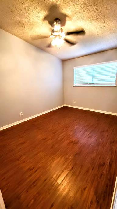 Main picture of 602 W 51st St