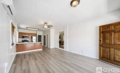 Main picture of 5754 Melrose Ave