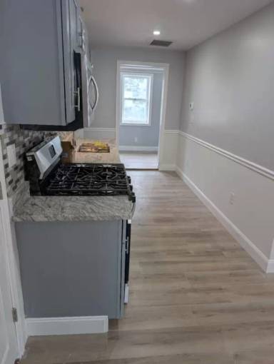 Main picture of 1034 Washington St