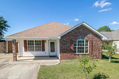 Main picture of 10399 3rd Ave