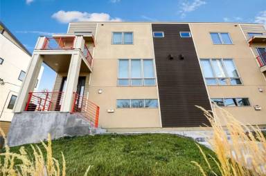 Main picture of 2425 Decatur St