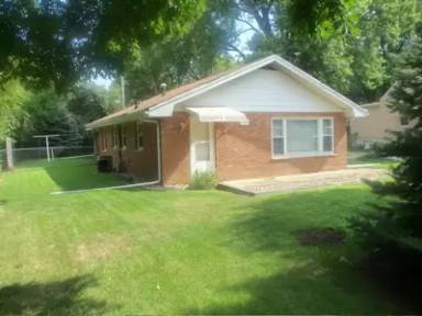 Main picture of 829 E Tripp Ave