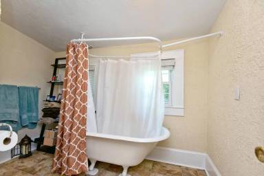 Main picture of 1717 Fort Bragg Rd