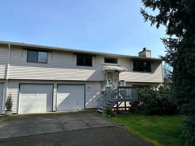 Main picture of 7520 NE Quatama St