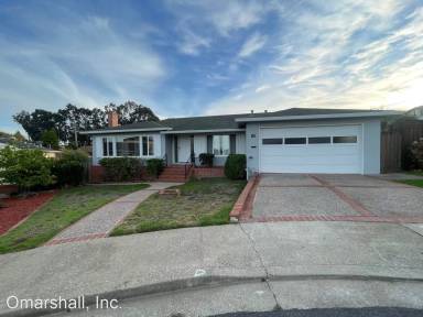 Main picture of 16 Queen Anne Ct