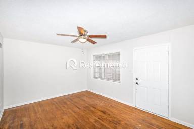Main picture of 4279 Trudy St