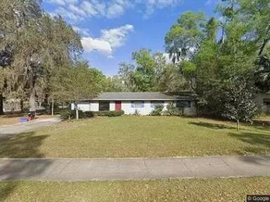 Main picture of 3631 NW 19th St