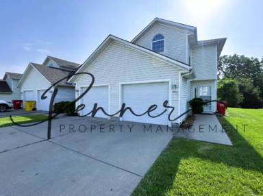 Main picture of 105 NE Sunshine St
