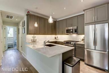 Main picture of 2926 Porter St NW